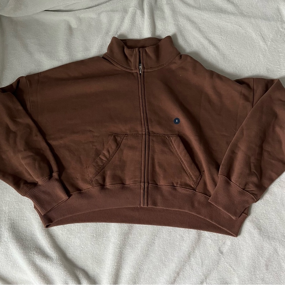 chocolate brown hollister turtle neck cropped zip-up.